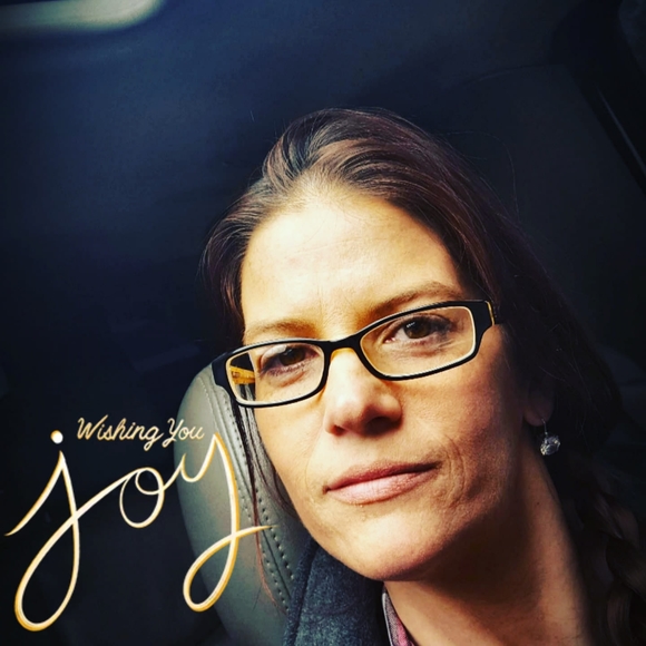 Meet your Posher, Melissa - Picture 1 of 1